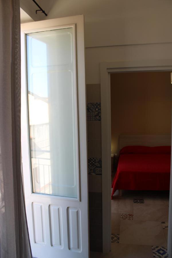 شقة La Stanza Vicino Al Mare , Una Camera Da Letto E Bagno Con Balcone Vista Mare باليستراتي المظهر الخارجي الصورة