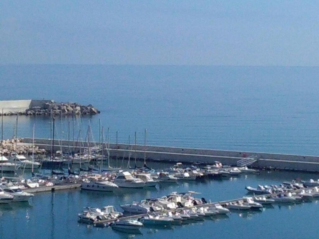 شقة La Stanza Vicino Al Mare , Una Camera Da Letto E Bagno Con Balcone Vista Mare باليستراتي المظهر الخارجي الصورة