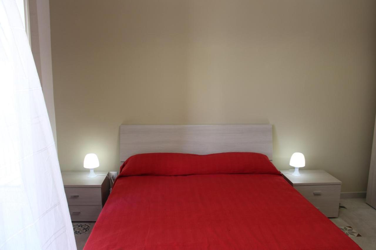 شقة La Stanza Vicino Al Mare , Una Camera Da Letto E Bagno Con Balcone Vista Mare باليستراتي المظهر الخارجي الصورة